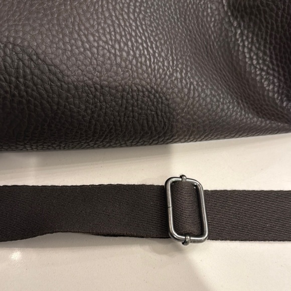 Zara Men's brown duffel bag. - Picture 2 of 8